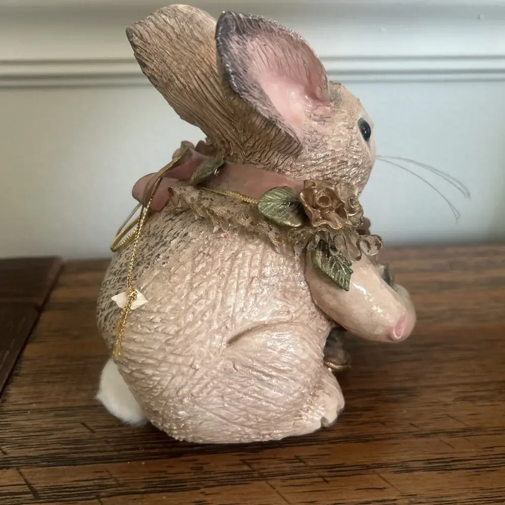Vtg Pamela Amundson Decorative Easter Bunny Rabbit Decor Figurine 1996 Numbered